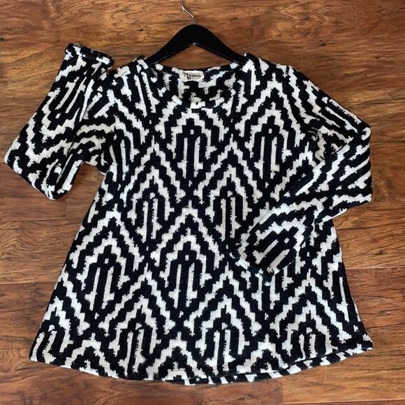 SHOW ME YOUR MUMU Pullover Sweater COZY COWGIRL WESTERN SOUTHWESTERN Black White - Picture 2 of 4